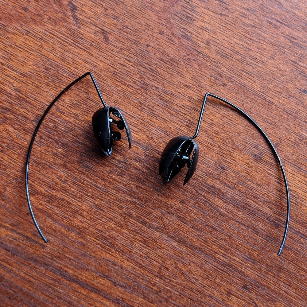 Black Hanging Flower Earrings